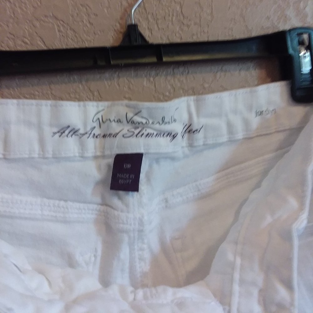 White Capris - Picture 3 of 3